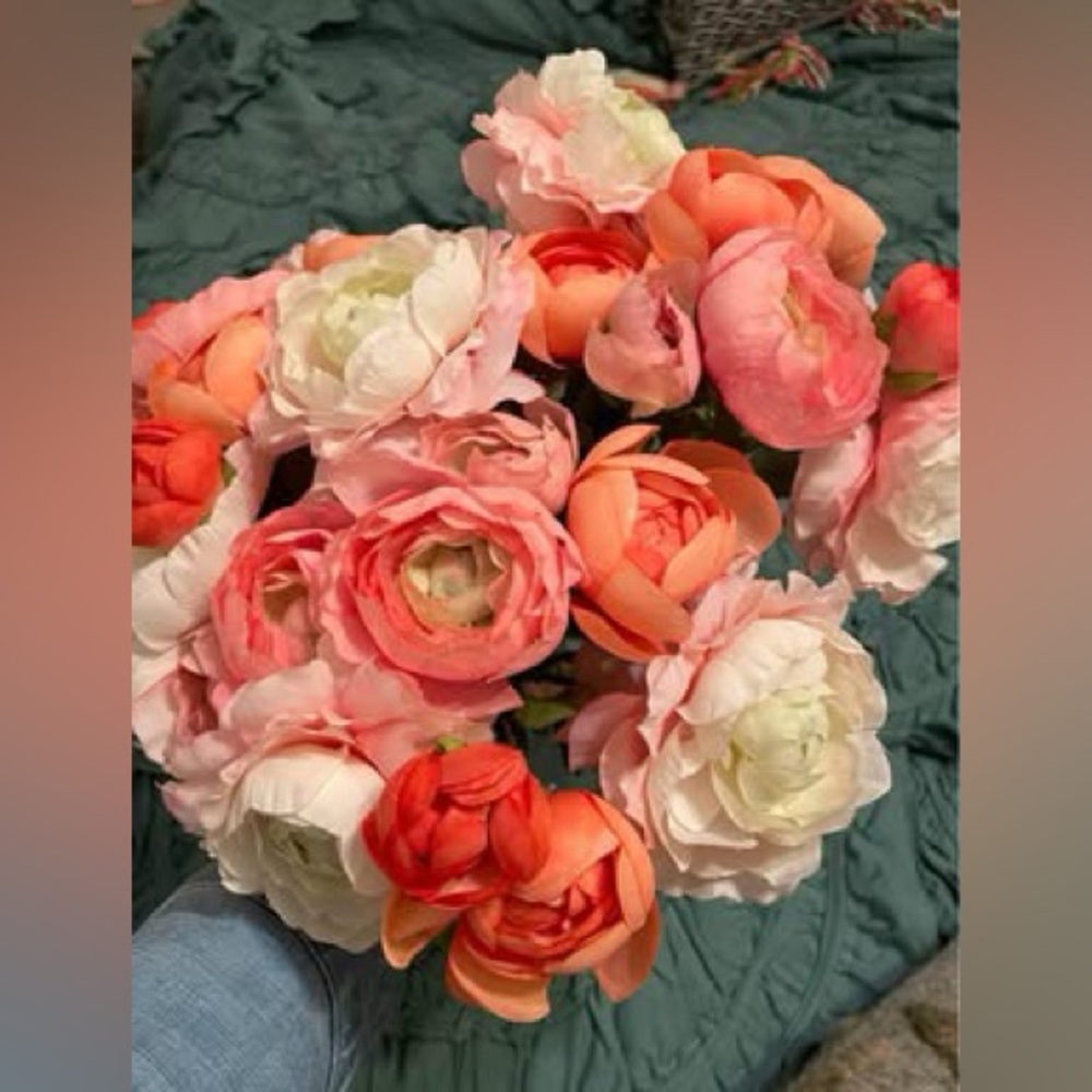 Pottery Barn 1: Faux Ranunculus / flower 💐 Bouquet  NWT - Picture 5 of 11
